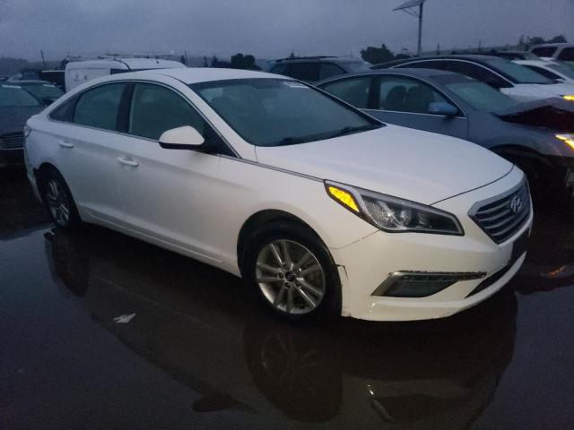 5NPE24AF8FH153196 - 2015 HYUNDAI SONATA SE WHITE photo 4