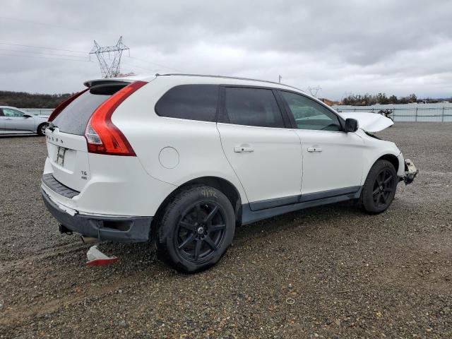 YV4902DZ6D2445605 - 2013 VOLVO XC60 T6 WHITE photo 3