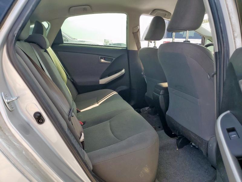 JTDKN3DUXF1880913 - 2015 TOYOTA PRIUS ვერცხლისფერი ფოტო 10