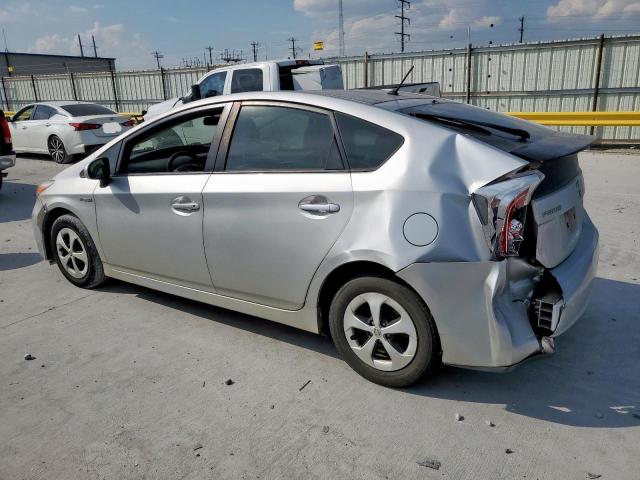 JTDKN3DUXF1880913 - 2015 TOYOTA PRIUS ვერცხლისფერი ფოტო 2