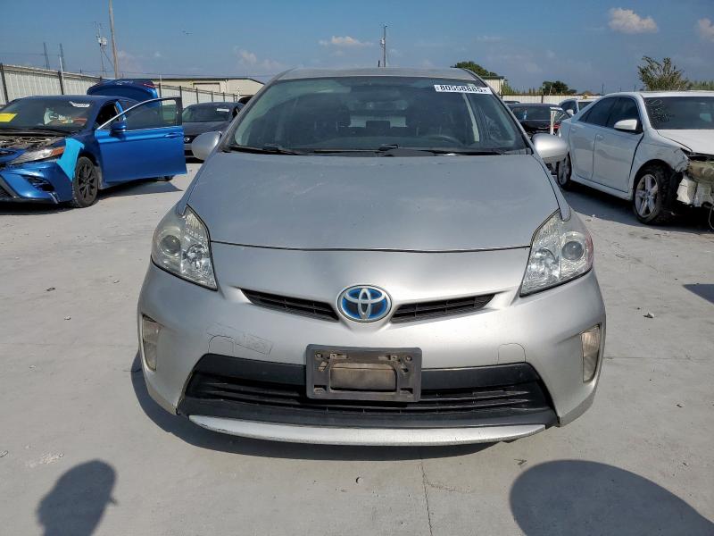 JTDKN3DUXF1880913 - 2015 TOYOTA PRIUS ვერცხლისფერი ფოტო 5