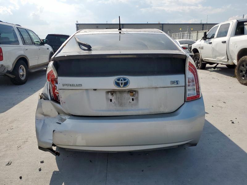 JTDKN3DUXF1880913 - 2015 TOYOTA PRIUS ვერცხლისფერი ფოტო 6