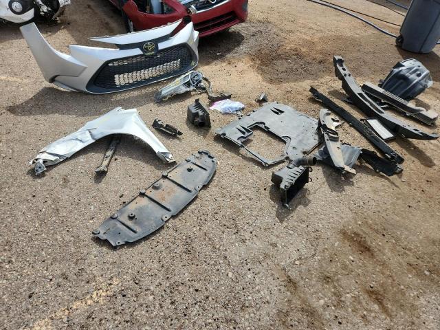 5YFEPRAE9LP007863 - 2020 TOYOTA COROLLA LE فضي صورة 12