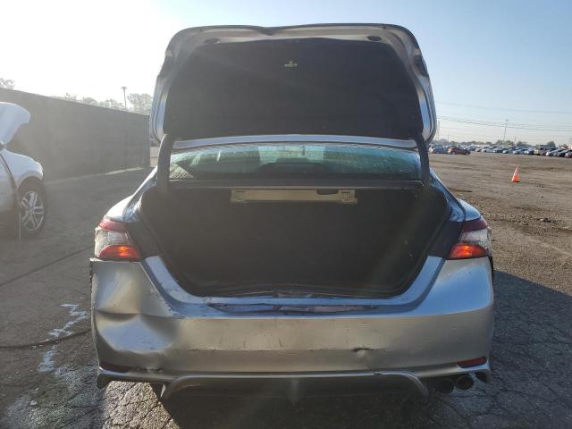 4T1G11AK7NU717430 - 2022 TOYOTA CAMRY SE 银色 照片 6