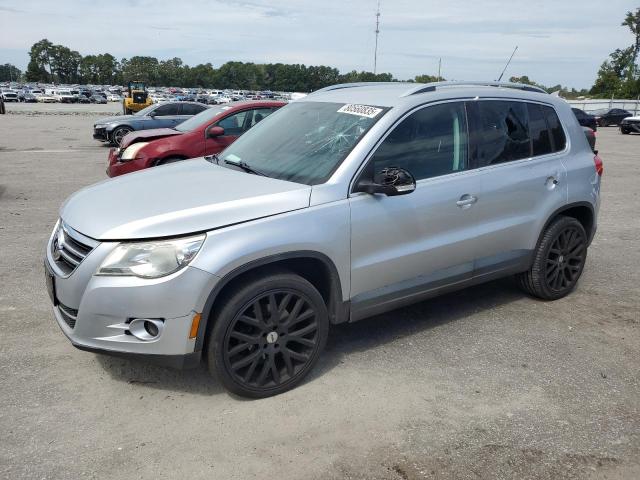 2011 VOLKSWAGEN TIGUAN S, 
