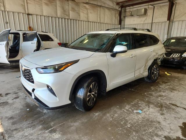 2022 TOYOTA HIGHLANDER XLE, 