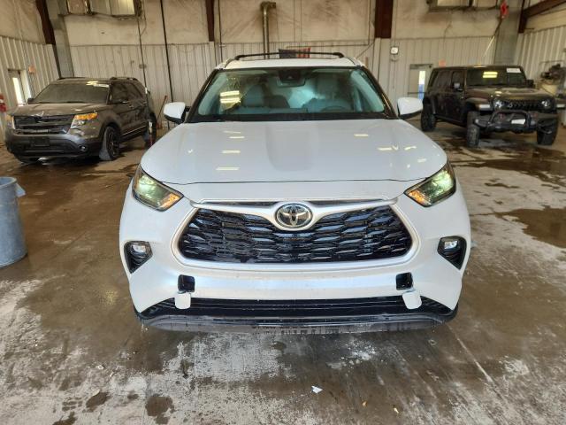 5TDHZRBH1NS589984 - 2022 TOYOTA HIGHLANDER XLE WHITE photo 5