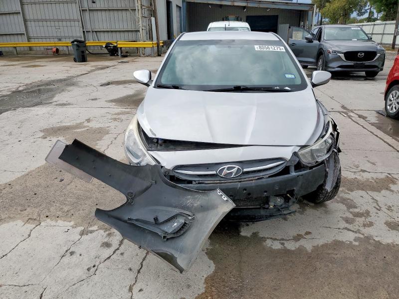 KMHCT4AE0HU174382 - 2017 HYUNDAI ACCENT SE 银色 照片 5