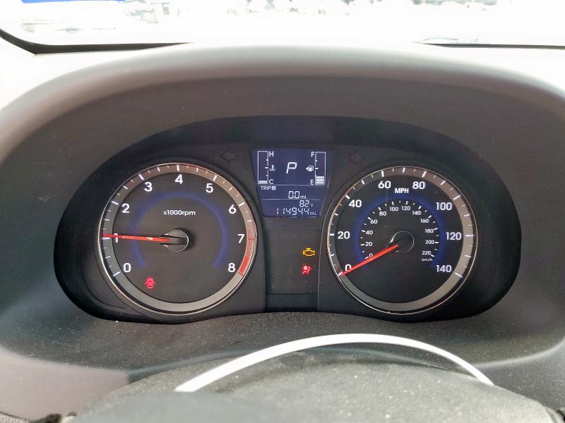 KMHCT4AE0HU174382 - 2017 HYUNDAI ACCENT SE 银色 照片 9