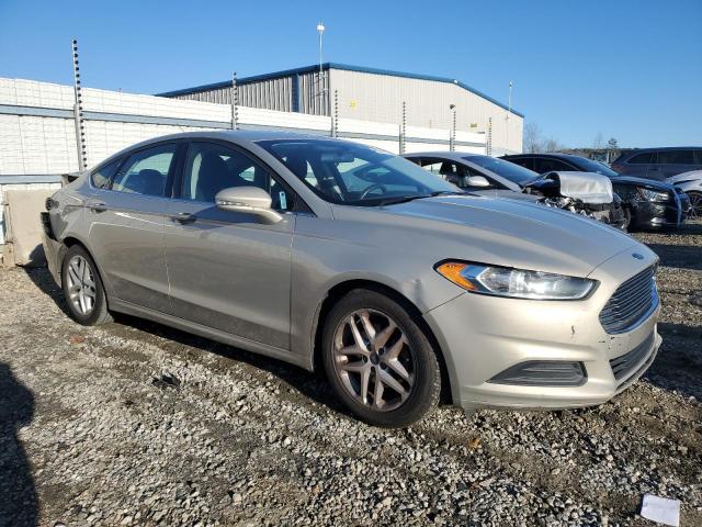 3FA6P0H73FR196134 - 2015 FORD FUSION SE GOLD photo 4