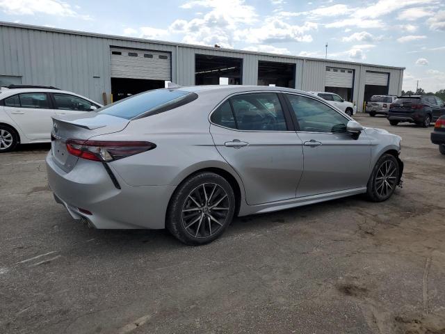 4T1T11AK5PU793018 - 2023 TOYOTA CAMRY SE NIGHT SHADE SILVER photo 3