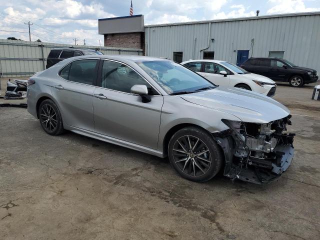 4T1T11AK5PU793018 - 2023 TOYOTA CAMRY SE NIGHT SHADE SILVER photo 4