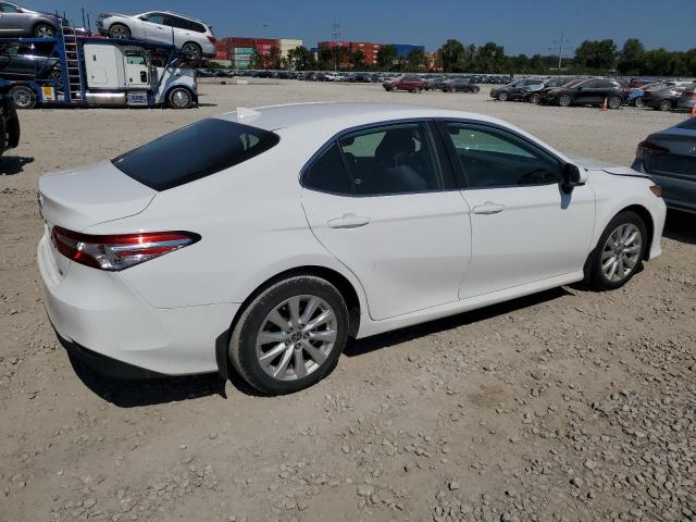 4T1C11AK9LU975606 - 2020 TOYOTA CAMRY LE WHITE photo 3