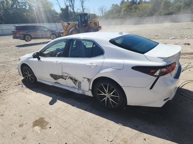 4T1G11AK6NU636242 - 2022 TOYOTA CAMRY SE WHITE photo 2