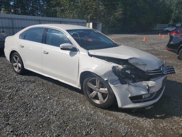 1VWAT7A34FC076144 - 2015 VOLKSWAGEN PASSAT S أبيض صورة 4