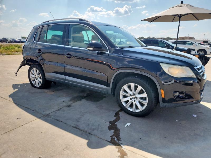 WVGAV7AX3AW000272 - 2010 VOLKSWAGEN TIGUAN S 黑色 照片 4