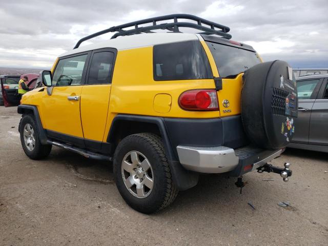 JTEBU11F270073043 - 2007 TOYOTA FJ CRUISER YELLOW photo 2