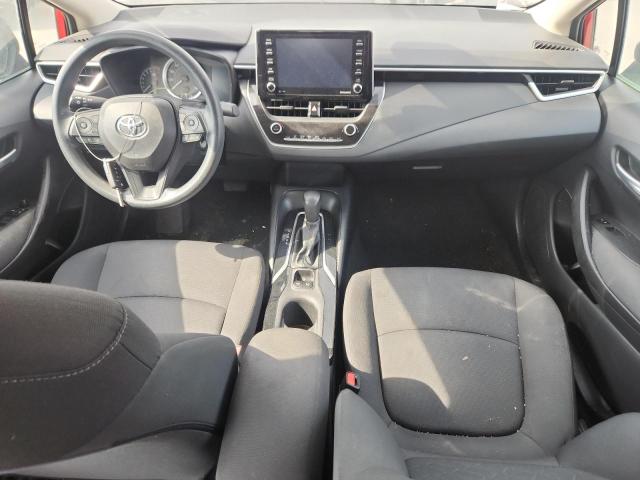 5YFEPMAE3MP165264 - 2021 TOYOTA COROLLA LE RED photo 8