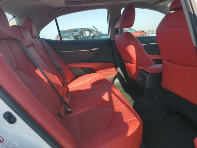 4T1B61HK5KU213939 - 2019 TOYOTA CAMRY XSE WHITE photo 10