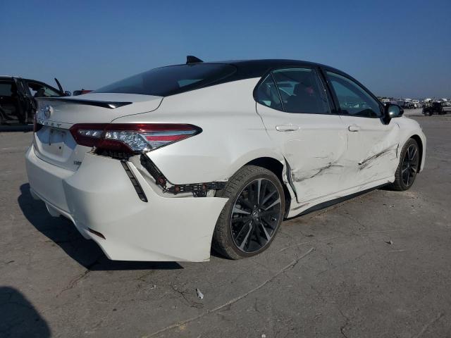 4T1B61HK5KU213939 - 2019 TOYOTA CAMRY XSE WHITE photo 3