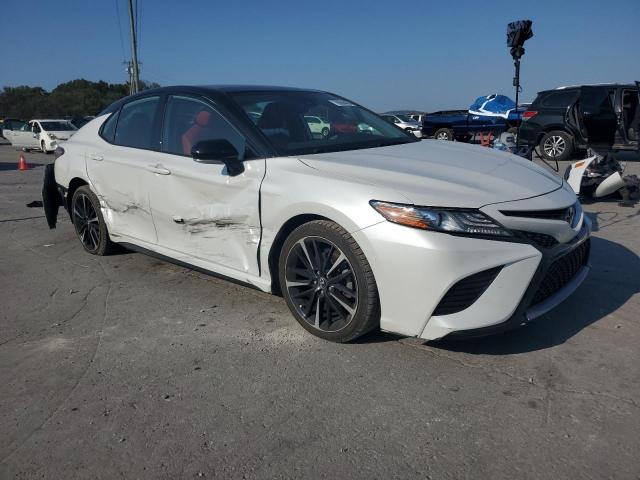 4T1B61HK5KU213939 - 2019 TOYOTA CAMRY XSE WHITE photo 4