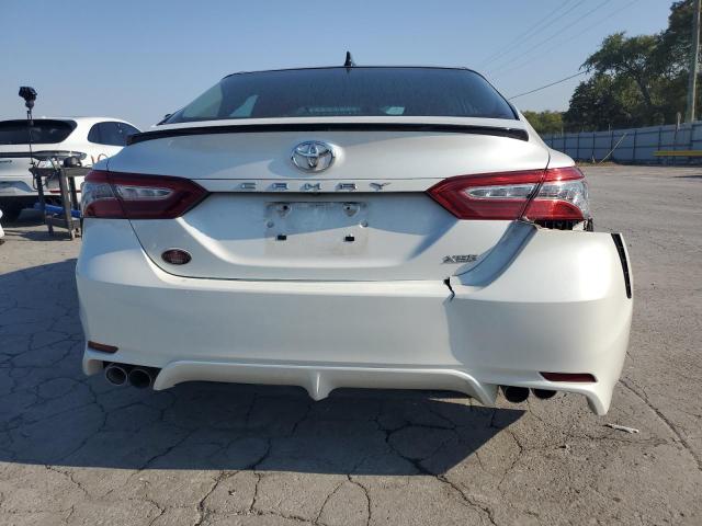 4T1B61HK5KU213939 - 2019 TOYOTA CAMRY XSE WHITE photo 6