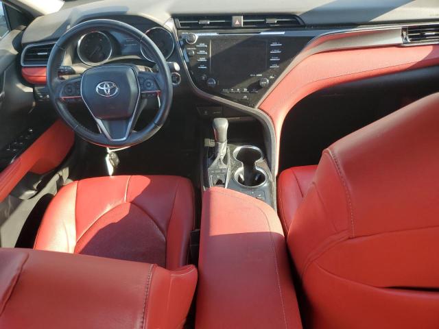 4T1B61HK5KU213939 - 2019 TOYOTA CAMRY XSE WHITE photo 8