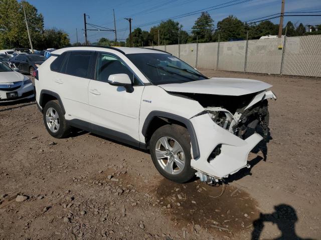 2T3MWRFV6KW032263 - 2019 TOYOTA RAV4 LE WHITE photo 4