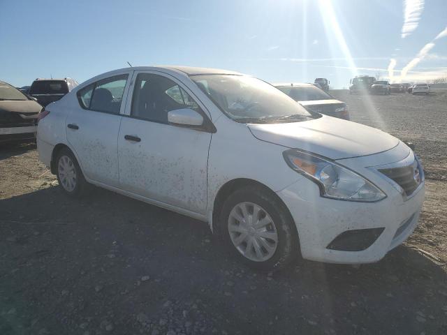 3N1CN7AP4JL806224 - 2018 NISSAN VERSA S WHITE photo 4