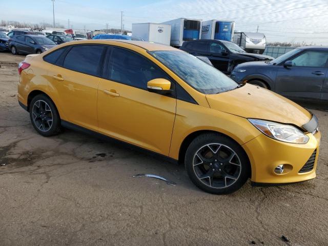 1FAHP3F22CL322043 - 2012 FORD FOCUS SE YELLOW photo 4