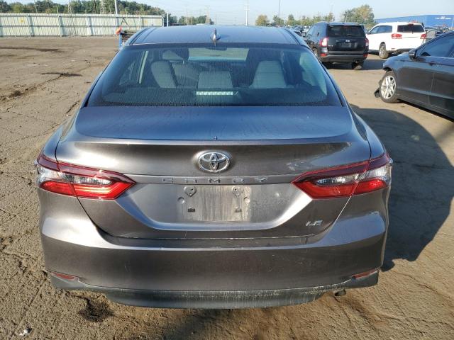 4T1R11AK7PU146100 - 2023 TOYOTA CAMRY LE GRAY photo 6