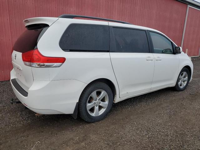 5TDKK3DC4CS221353 - 2012 TOYOTA SIENNA LE WHITE photo 3