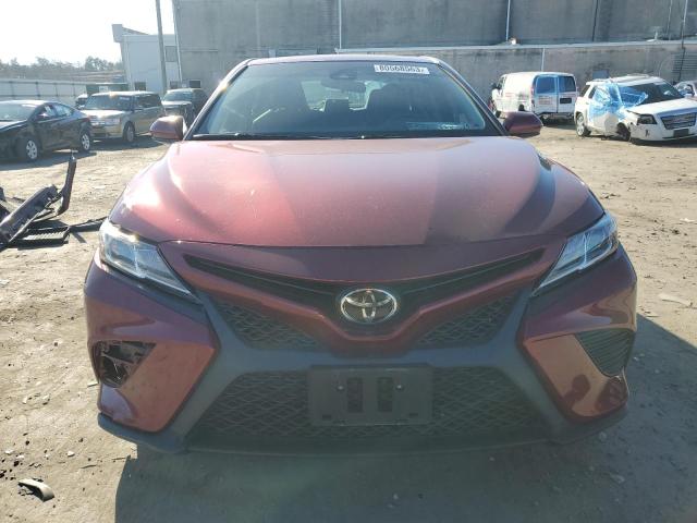 4T1B11HK1JU510381 - 2018 TOYOTA CAMRY L RED photo 5