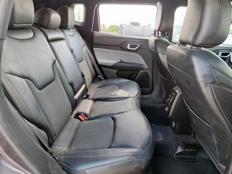 3C4NJDBN9RT121564 - 2024 JEEP COMPASS LATITUDE GRAY photo 11