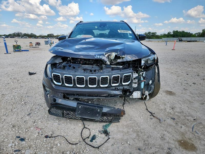 3C4NJDBN9RT121564 - 2024 JEEP COMPASS LATITUDE GRAY photo 5