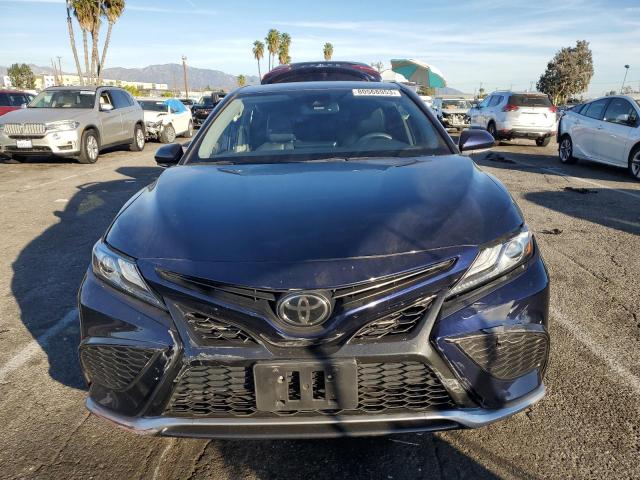 4T1K61AK0MU527463 - 2021 TOYOTA CAMRY XSE BLUE photo 5