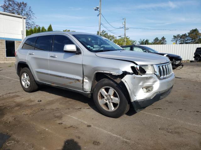 1J4RR4GG9BC585454 - 2011 JEEP GRAND CHEROKEE LAREDO SILVER photo 4