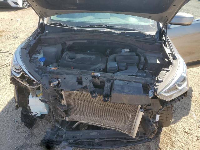 5XYZTDLB6HG444041 - 2017 HYUNDAI SANTA FE S Silber Foto 11