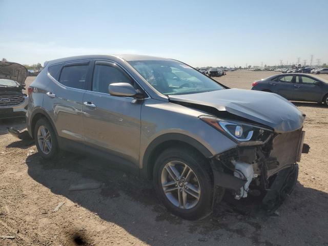 5XYZTDLB6HG444041 - 2017 HYUNDAI SANTA FE S Silber Foto 4