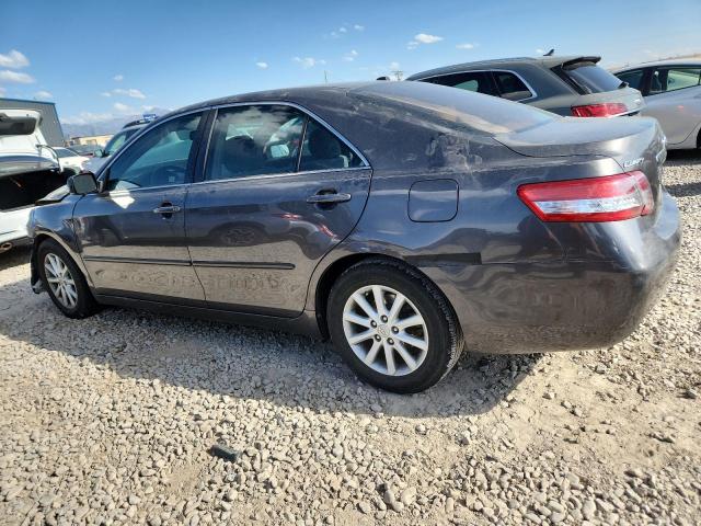 4T4BF3EK1BR097015 - 2011 TOYOTA CAMRY BASE ნაცრისფერი ფოტო 2