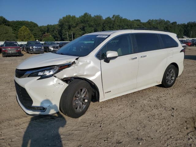 2021 TOYOTA SIENNA XLE, 