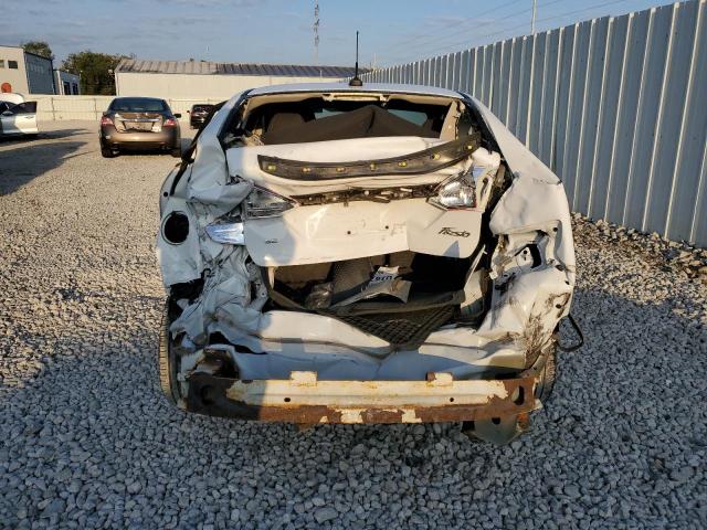 3FADP4BJ3FM195632 - 2015 FORD FIESTA SE თეთრი ფოტო 6