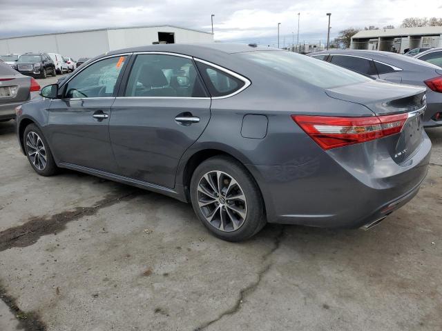 4T1BK1EB1JU268919 - 2018 TOYOTA AVALON XLE GRAY photo 2