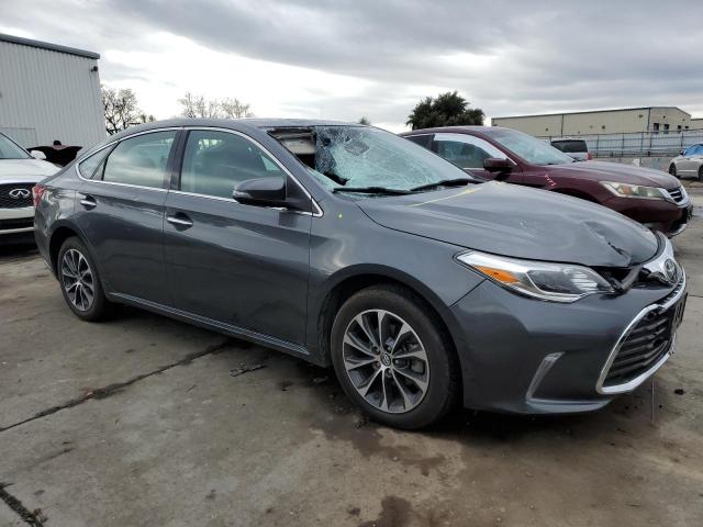 4T1BK1EB1JU268919 - 2018 TOYOTA AVALON XLE GRAY photo 4