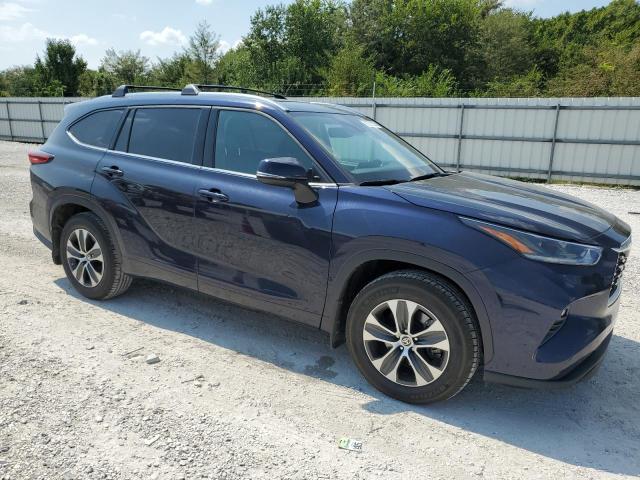 5TDGZRBHXMS140863 - 2021 TOYOTA HIGHLANDER XLE ლურჯი ფოტო 4