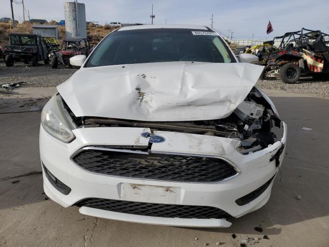 1FADP3K25GL331443 - 2016 FORD FOCUS SE WHITE photo 5