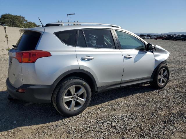 2T3WFREV8FW144787 - 2015 TOYOTA RAV4 XLE SILVER photo 3