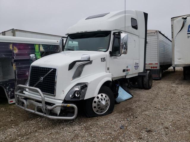 4V4NC9EH7EN174968 - 2014 VOLVO VN VNL WHITE photo 2