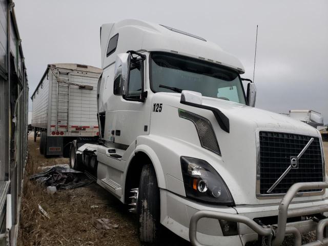 4V4NC9EH7EN174968 - 2014 VOLVO VN VNL WHITE photo 9