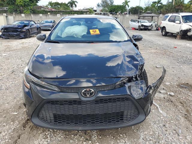 5YFEPMAE9MP214158 - 2021 TOYOTA COROLLA LE BLACK photo 5